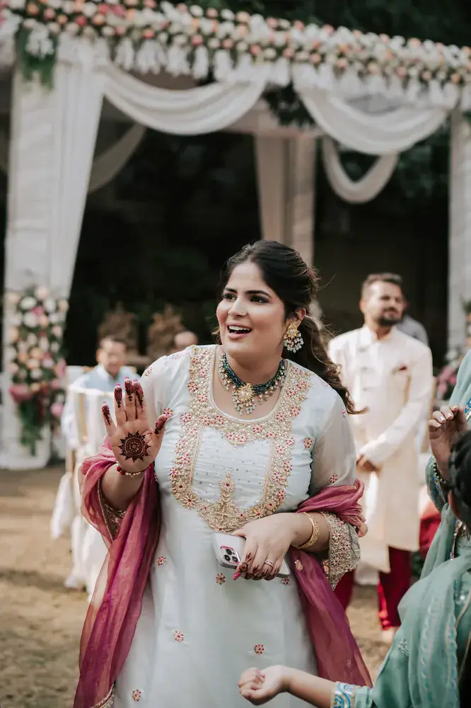Abhinav and Chitrika, photograph 3